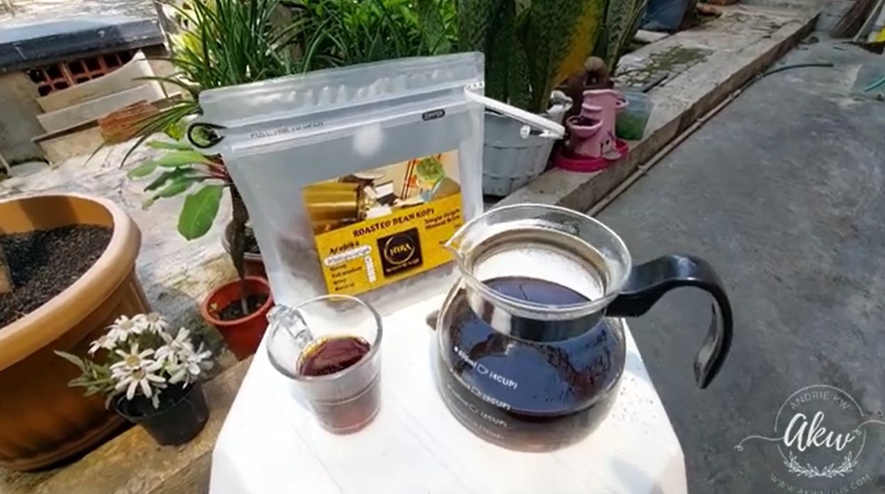 Foya-foya Kopi Arabica Mekarwangi Honey di Halaman Belakang Rumah Mertua, Cimahi